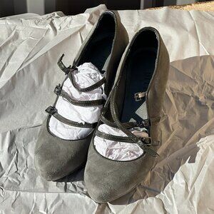 Ditto by Van Eli Suede Mary Jane Heels | Taupe | Size 9M